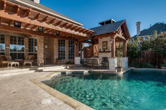 outdoor swmming pool