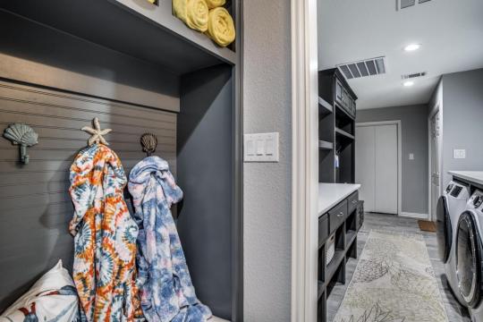 laundry-room-remodel-coppell05