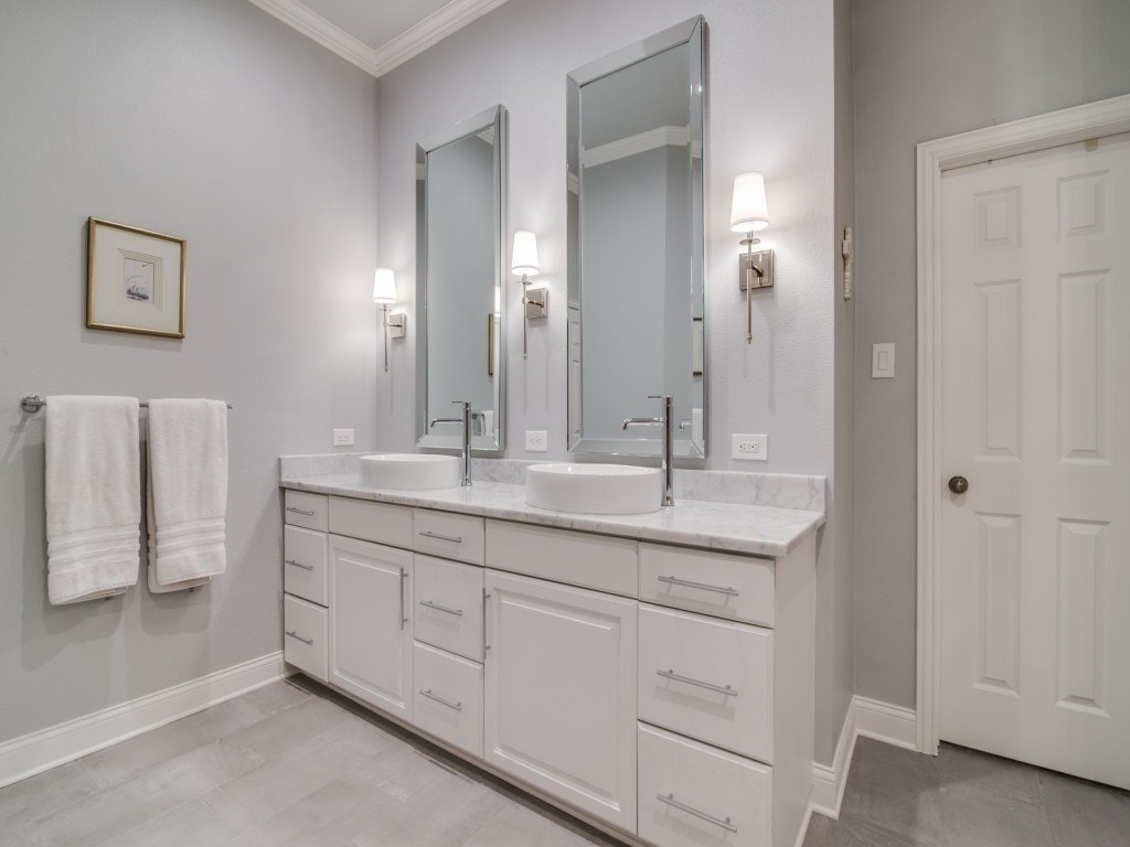 Featured image for “Modern Luxury Master Bath”